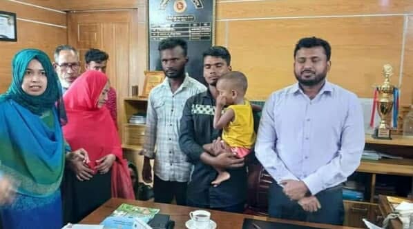 জন্ম দেয়া মা কর্তৃক সন্তান হত্যা থেকে বাঁচিয়ে বাবার হাতে হস্তান্তর