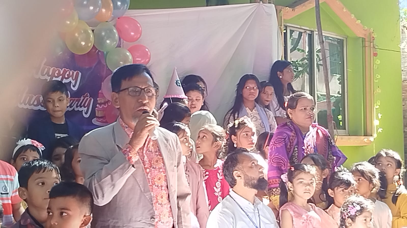 চিটাগাং, উইনার গ্রামার স্কুলের ক্লাসপাটি অনুষ্ঠানে বক্তারা আলোকিত মানুষ গড়তে শিক্ষার বিকল্প নাই